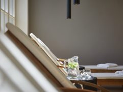 Liegebereich am Pool im Ferienparadies Rugana